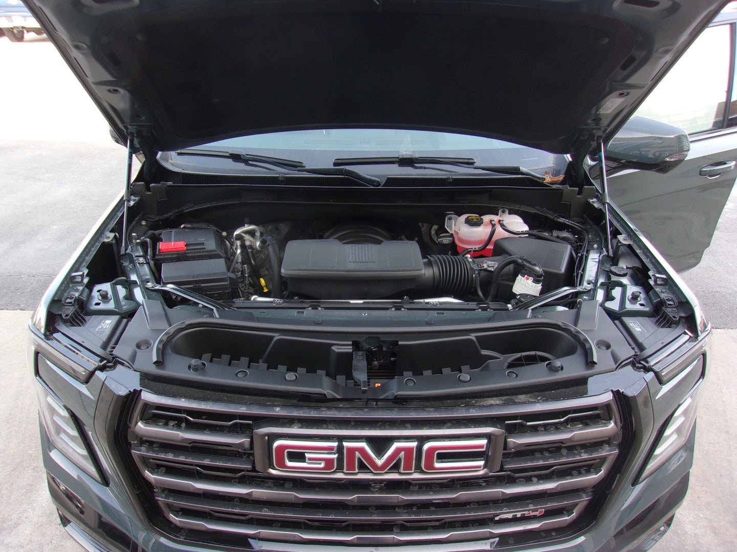 2025 GMC Yukon AT4 Ultimate