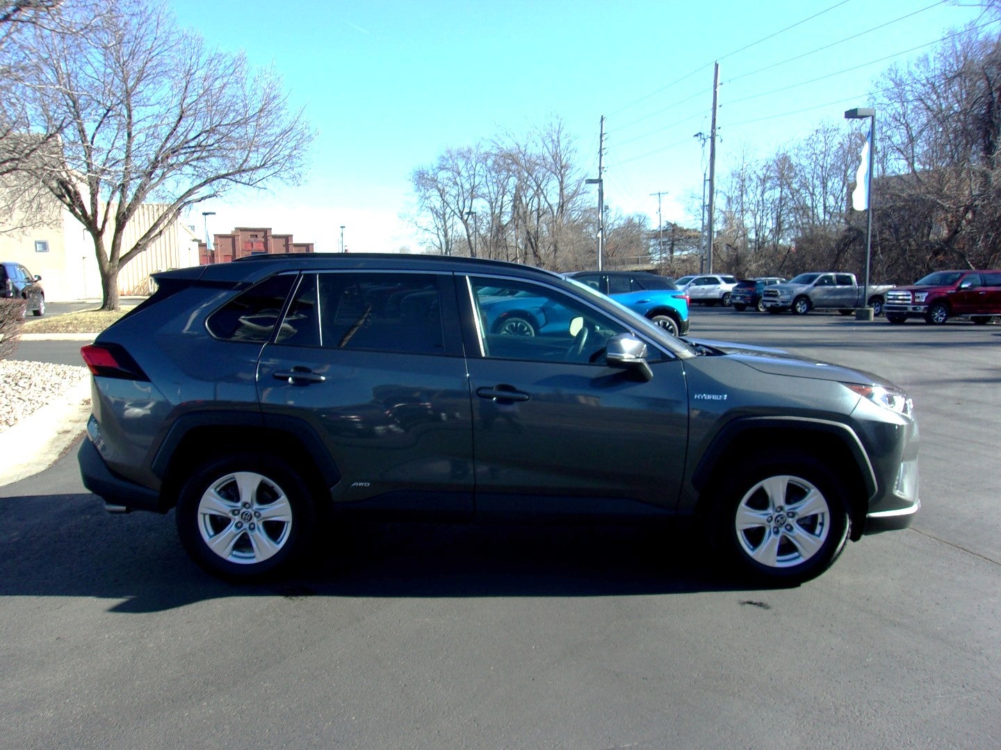 2021 Toyota RAV4 Hybrid XLE