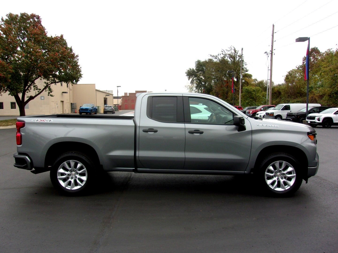 2024 Chevrolet Silverado 1500 Custom