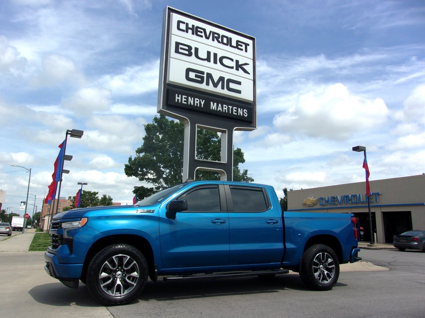 2022 Chevrolet Silverado 1500 RST 4X4 Crew Cab Short Box's photo