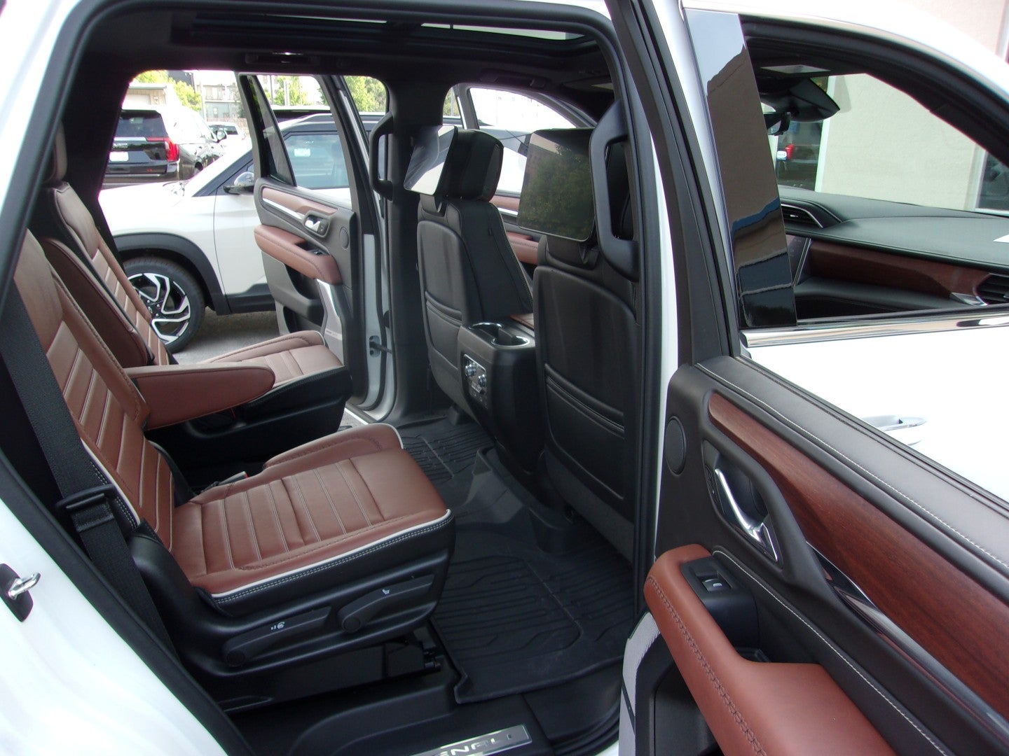 2023 GMC Yukon Denali Ultimate