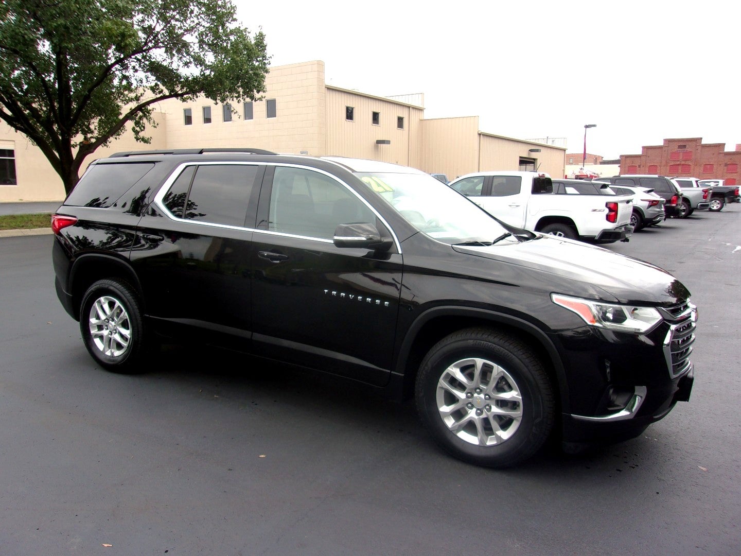 2021 Chevrolet Traverse LT Cloth