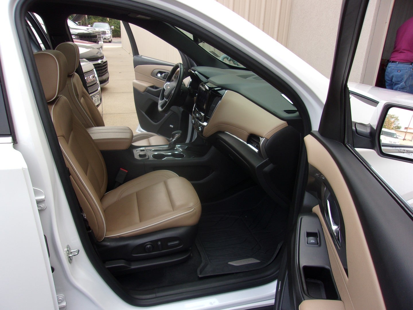 2023 Chevrolet Traverse Premier