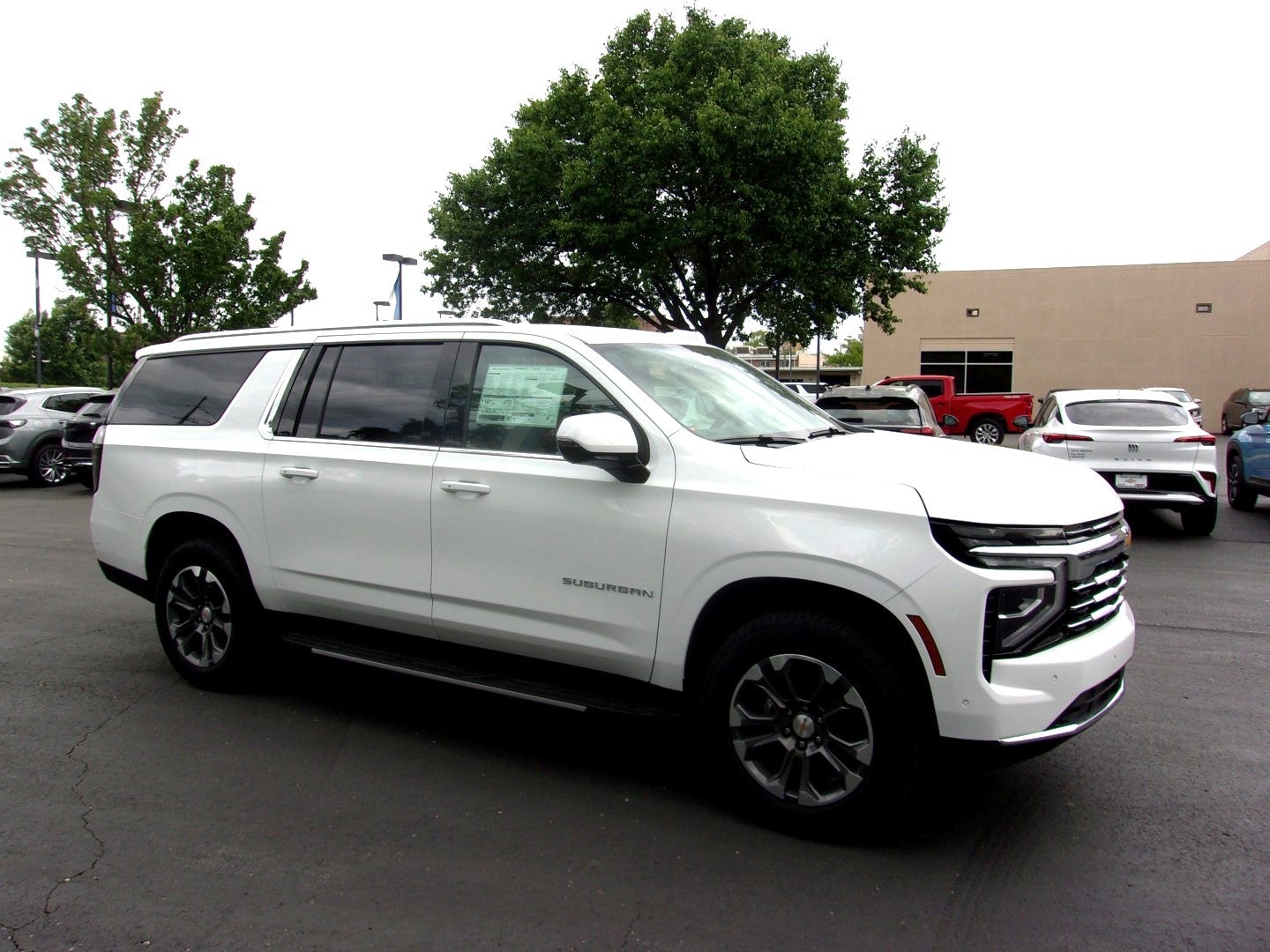 2026 Chevrolet Suburban LT