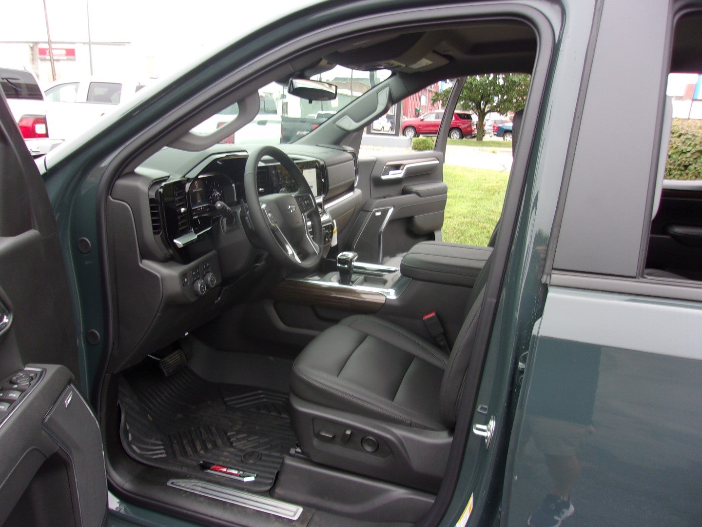 2025 Chevrolet Silverado 1500 LT Trail Boss