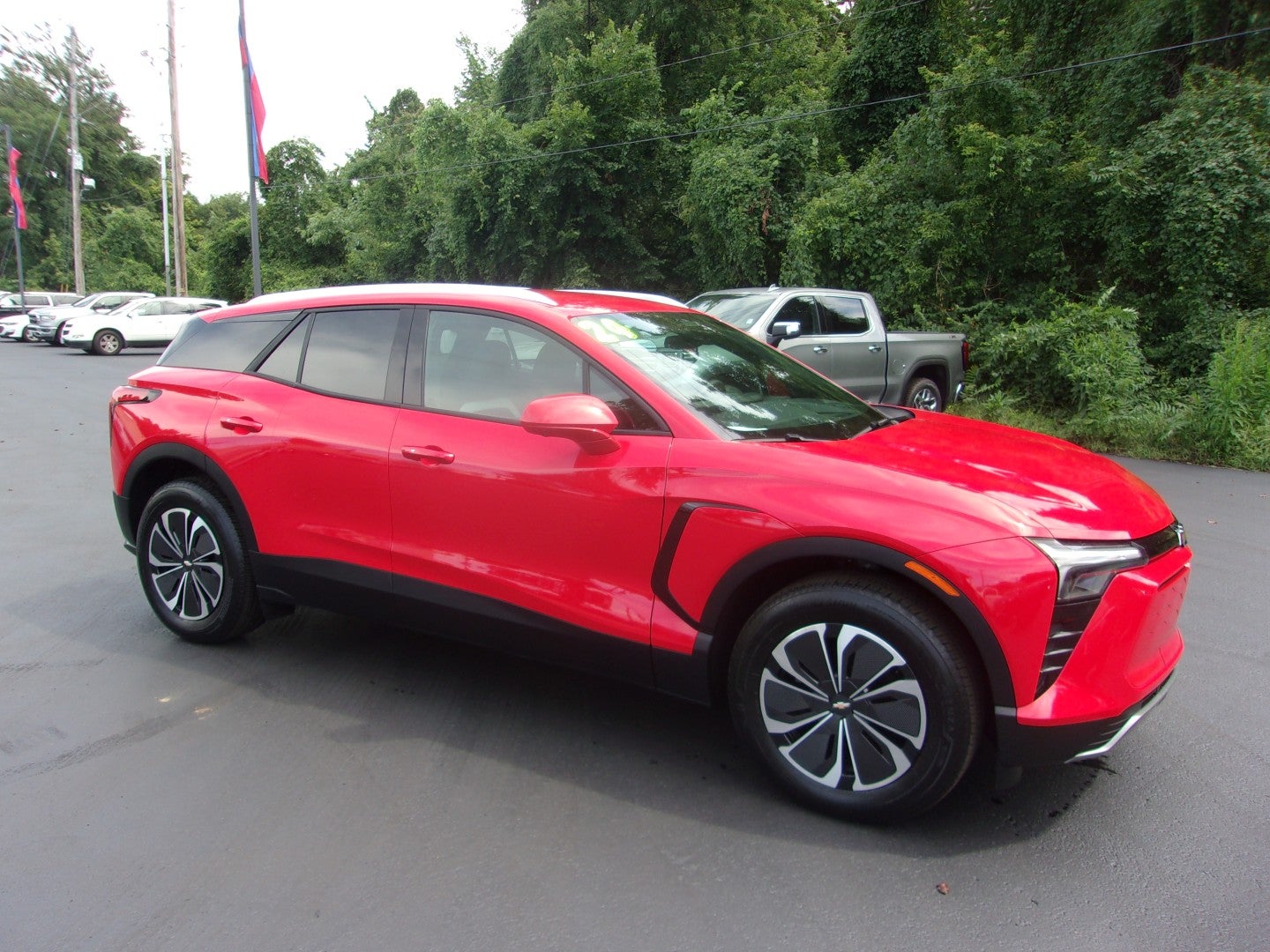 Used 2024 Chevrolet Blazer EV LT with VIN 3GNKDBRJ4RS253985 for sale in Leavenworth, KS