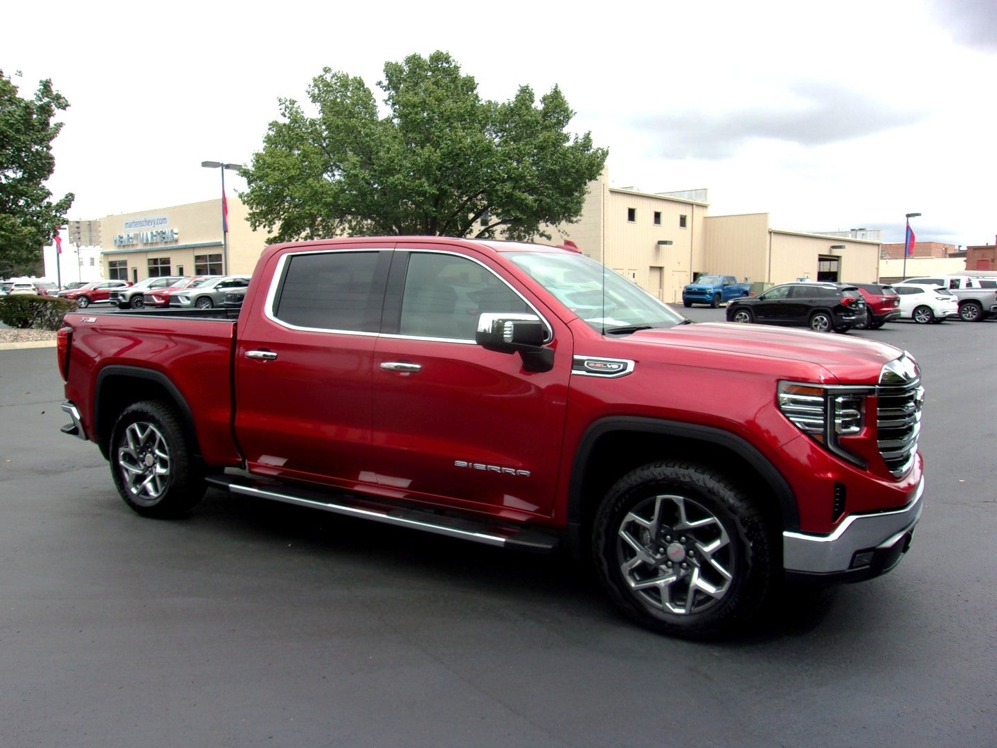 2025 GMC Sierra 1500 SLT