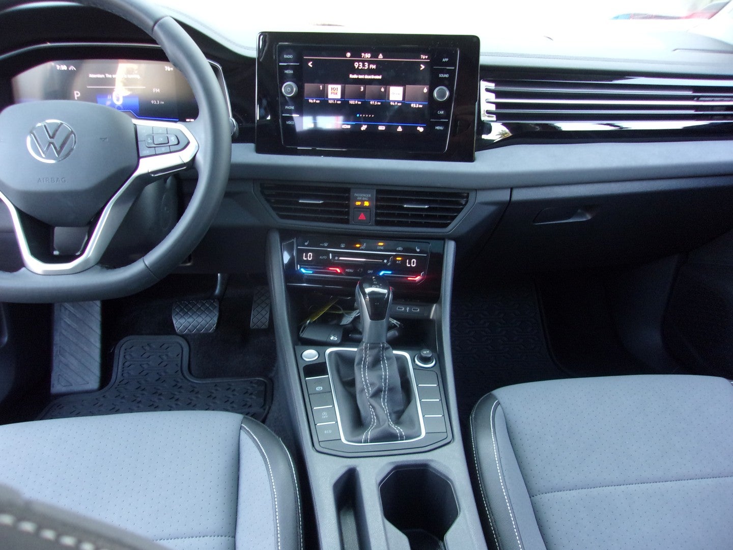 2025 Volkswagen Jetta 1.5T SE