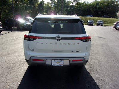 2024 Nissan Pathfinder SL