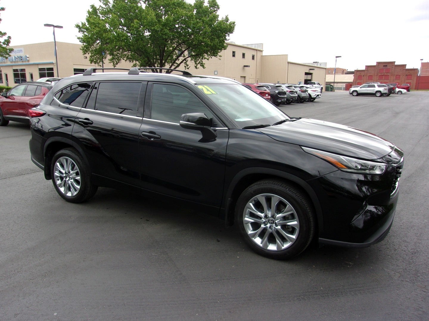 Used 2021 Toyota Highlander Limited with VIN 5TDDZRBH5MS526450 for sale in Kansas City