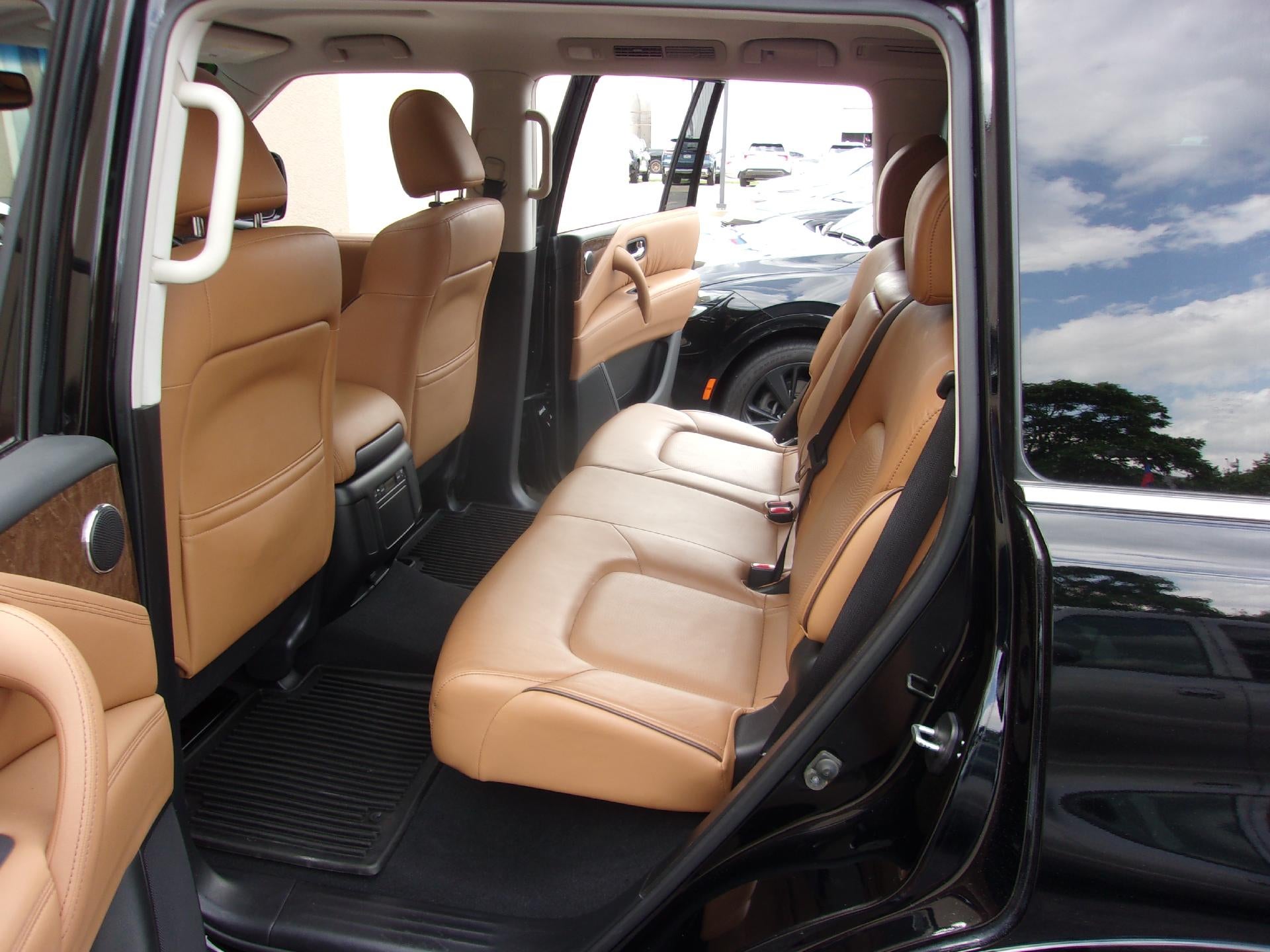2016 INFINITI QX80 Base