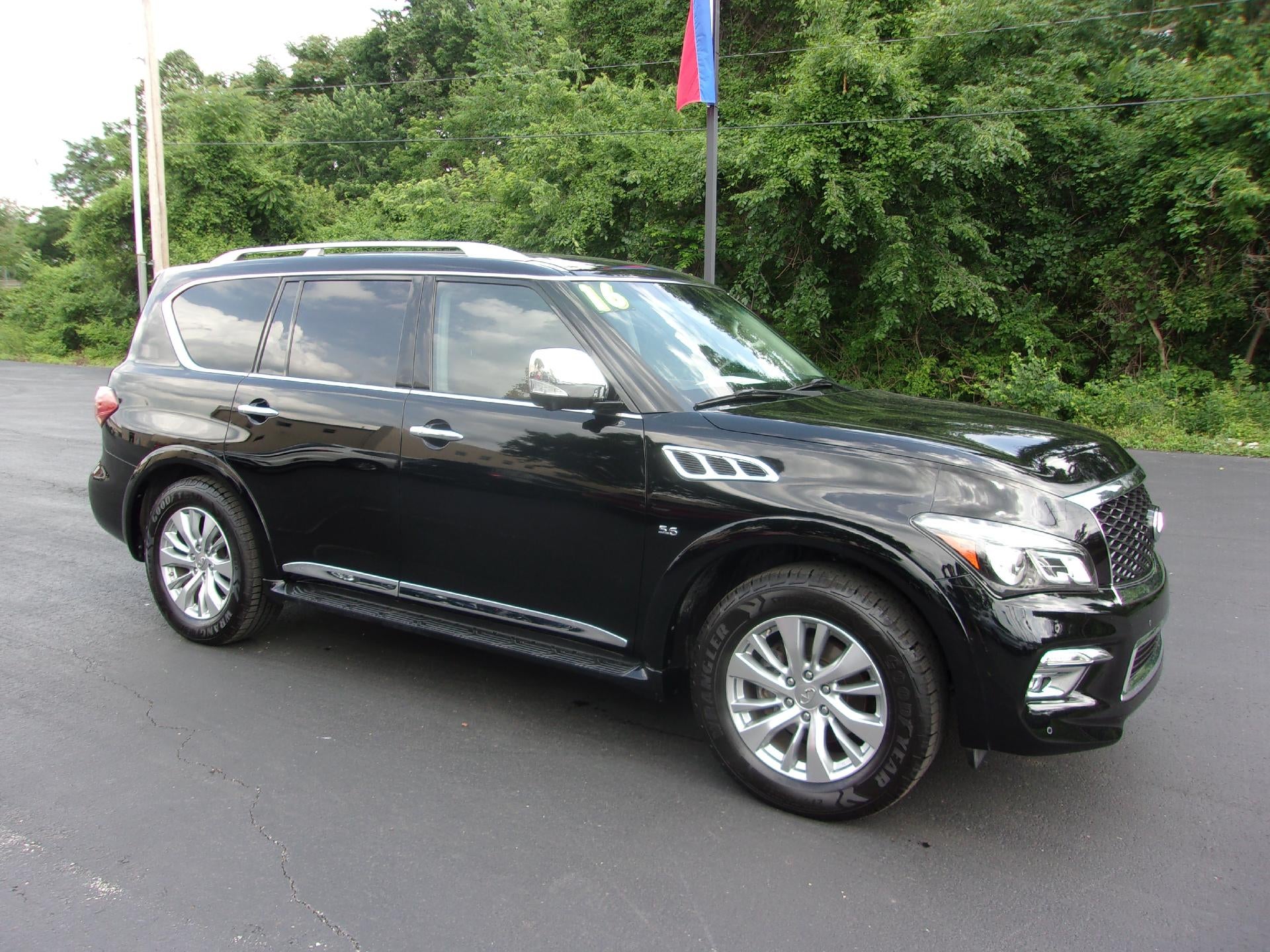2016 INFINITI QX80 Base