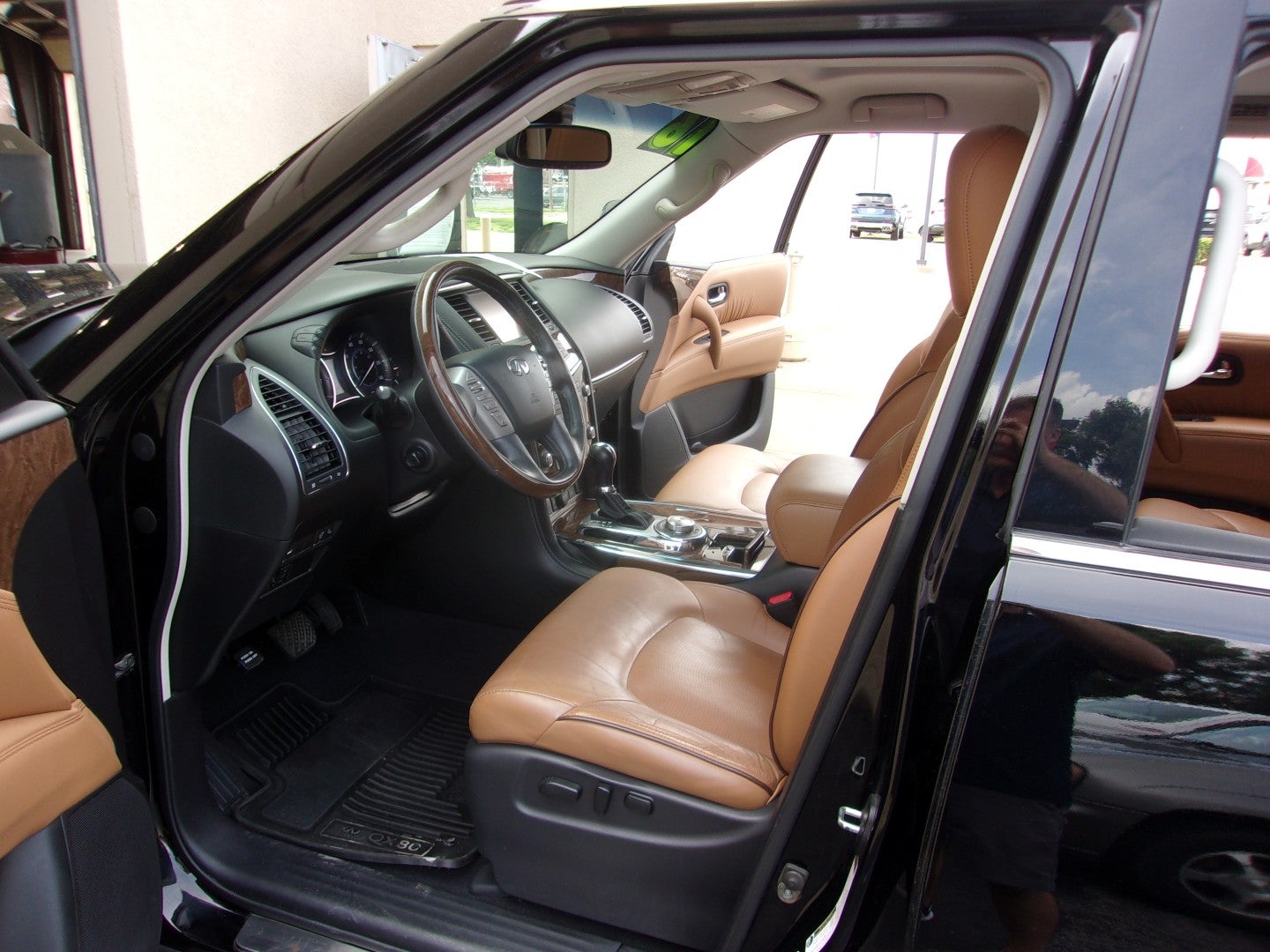 2016 INFINITI QX80 Base